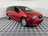 New 2026 Chrysler Pacifica Select image 2