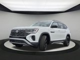 New 2025 Volkswagen Atlas Peak Edition SE image 3