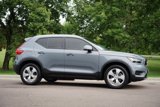 Used 2020 Volvo XC40 T5 Momentum image 2