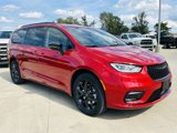 New 2026 Chrysler Pacifica Limited image 2