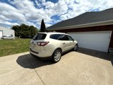 Used 2015 Chevrolet Traverse LT w/ Style and Technology Package image 3