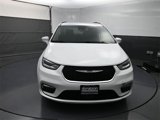 Used 2022 Chrysler Pacifica Touring-L image 6