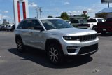 Used 2024 Jeep Grand Cherokee Limited image 3