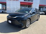 Used 2025 Toyota Sienna LE image 2