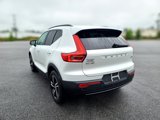 Used 2023 Volvo XC40 B5 Plus image 3