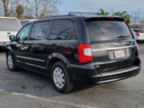 Used 2014 Chrysler Town & Country Touring image 3