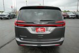 Used 2021 Chrysler Pacifica Touring-L image 6