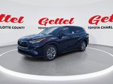 New 2025 Toyota Highlander Platinum image 4