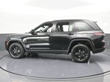 Used 2025 Jeep Grand Cherokee Altitude image 3