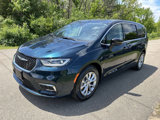 Used 2024 Chrysler Pacifica Touring-L image 2
