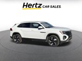 Used 2024 Volkswagen Atlas Cross Sport SE image 2