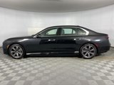 Used 2025 BMW i7 xDrive60 image 4