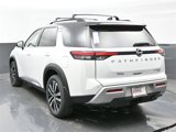 New 2025 Nissan Pathfinder Platinum image 4