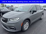 New 2025 Chrysler Pacifica Select image 4
