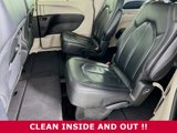 Used 2022 Chrysler Pacifica Touring-L image 5