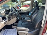 Used 2021 Chrysler Pacifica Touring-L image 2