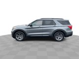 Used 2022 Ford Explorer XLT w/ Equipment Group 202A image 5