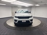 Used 2023 Jeep Grand Cherokee Altitude image 2