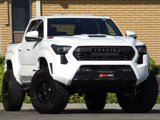 Used 2025 Toyota Tacoma TRD Sport image 3