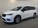 New 2025 Chrysler Pacifica Select image 3