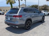 Used 2023 Volkswagen Atlas SE w/ Black Wheel Package image 5