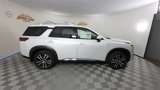 New 2025 Nissan Pathfinder Platinum image 4