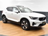 Used 2024 Volvo XC40 B5 Plus w/ Climate Package image 3