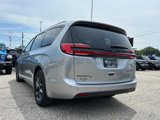 Used 2021 Chrysler Pacifica Touring-L w/ Uconnect Theater Family Group image 5