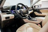 Used 2021 Toyota Highlander Limited image 3