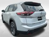 Used 2025 Nissan Rogue SV image 3
