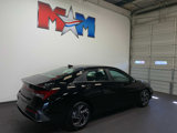 Used 2025 Hyundai Elantra SEL image 3