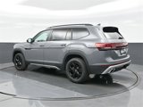 New 2025 Volkswagen Atlas Peak Edition SE image 5