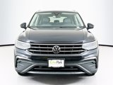 Used 2024 Volkswagen Tiguan SE image 2
