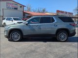 Used 2023 Chevrolet Traverse LT image 3