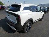 New 2025 Nissan Kicks SR image 3