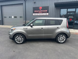 Used 2019 Kia Soul + image 2