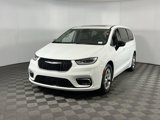 Certified 2024 Chrysler Pacifica Limited image 3