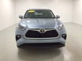 Used 2022 Toyota Highlander XLE image 2