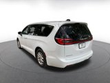 Used 2024 Chrysler Pacifica Touring-L image 5