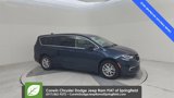 Used 2023 Chrysler Pacifica Touring-L image 2