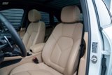Certified 2025 Porsche Macan image 5