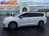 Certified 2023 Chrysler Pacifica Limited image 4
