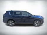 New 2025 Mitsubishi Outlander SE image 2
