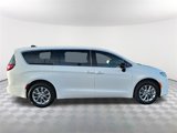 New 2025 Chrysler Pacifica Select image 2