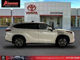 Used 2022 Toyota Highlander XLE image 2