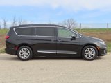 Used 2022 Chrysler Pacifica Limited image 2
