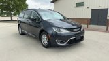 Used 2020 Chrysler Pacifica Touring-L image 2