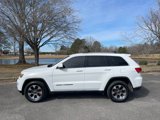 Used 2019 Jeep Grand Cherokee Laredo image 2