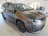 Used 2018 Chrysler Pacifica Touring-L Plus w/ S Appearance Package image 3