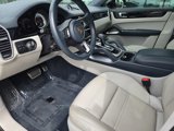Certified 2022 Porsche Cayenne Turbo image 4